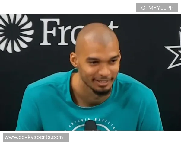 凯尔登谈与文班互剃光头的趣事及注意事项分享